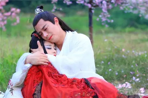 花千骨赵丽颖 饰 花千骨霍建华 饰 白子画/墨冰