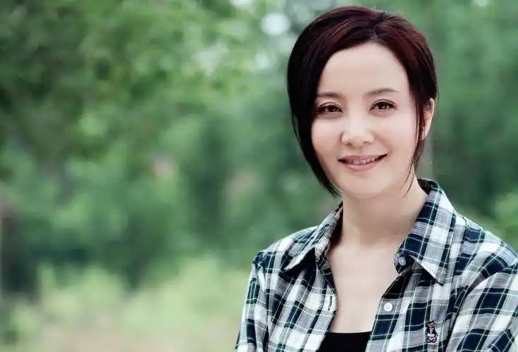 傻春女主如今的颜值满脸胶原蛋白哪点像48岁女人