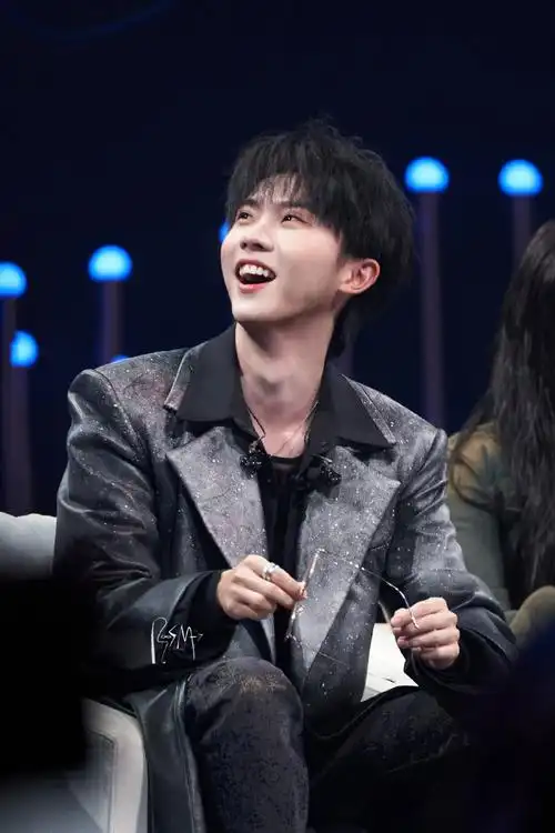 马嘉祺 廿一幕启循光赴盛景##马嘉祺的二十一载记录簿