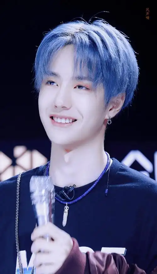 王一博抖肩舞yyds,太帅了!