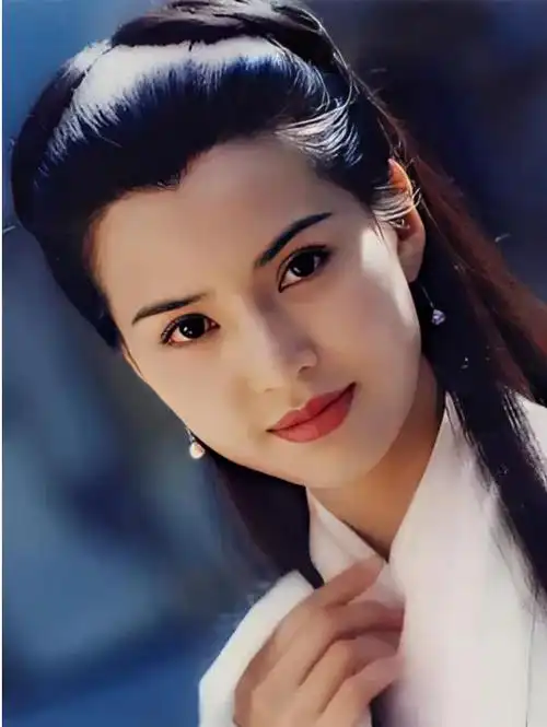 你还记得95版《神雕侠侣》中的小龙女吗?