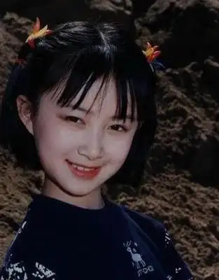 舒畅生日晒"花样"美照 网友:人比花更美(5)