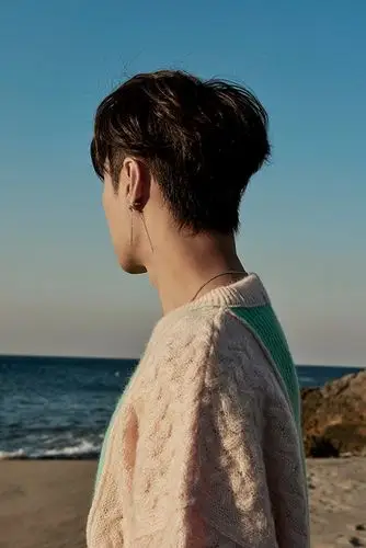 张艺兴《晚安》上线 情歌第二弹触达内心深处的柔软