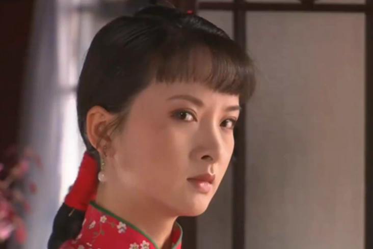 《大宅门》一炮而红,却因没背景而"无戏可拍",如今与无名演员幸福一生