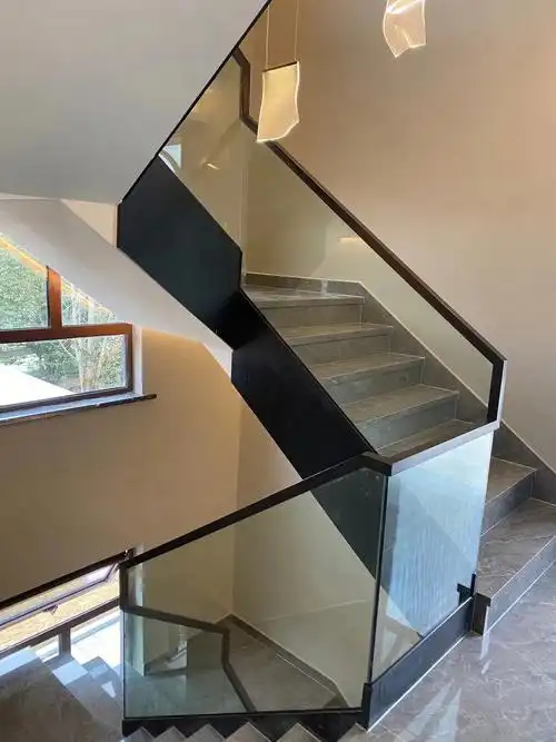 钢板槽玻璃扶手