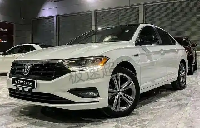 大众速腾运动版实拍,2.0t 8at,加速6秒,质感更强,看啥思域