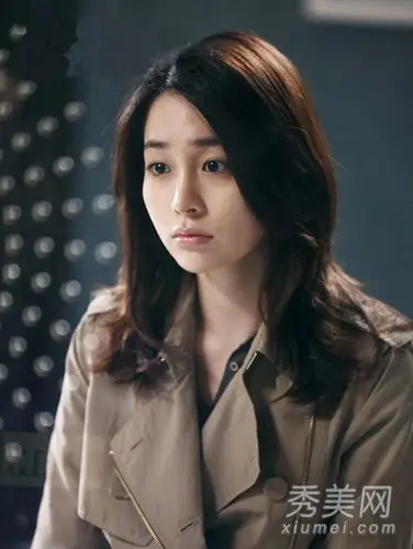 韩星李敏英发型 盘发卷发都妩媚 (图)