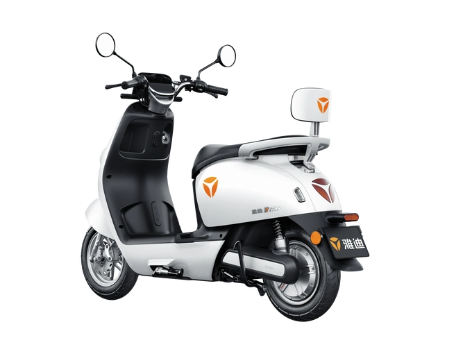 石墨烯3代电池加持,这款雅迪电动车将"长续航"演绎到极致