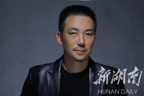 独家何沐阳爱乡情重替妻子拍板徐千雅12万演两场