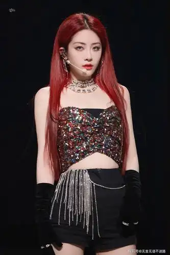 the9 喻言,青春靓丽,性感与美貌并存!