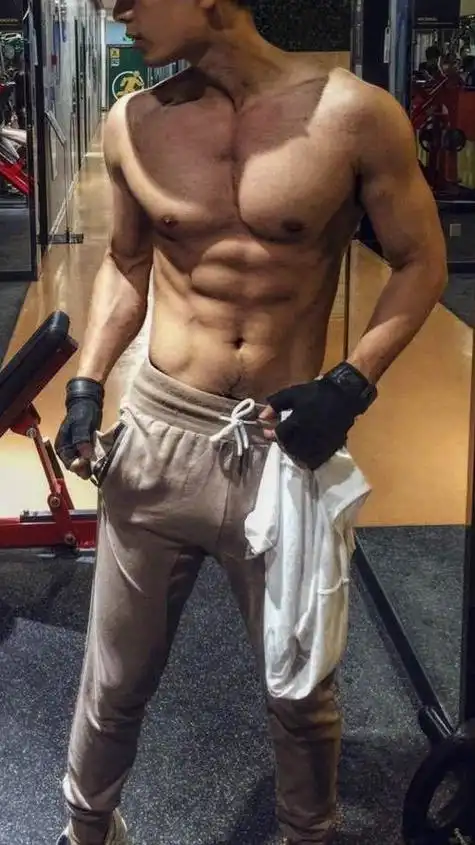 存档#成毅#现代腹肌胸肌大集合    看完古装看现代  一次看个够  成毅