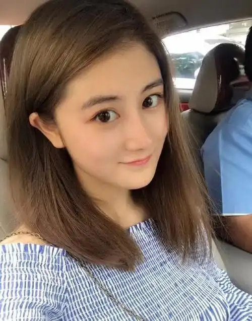 级表演系,专业成绩全国第一名,微博:@cassiel胡雅洁6,吴青吉,99年出生