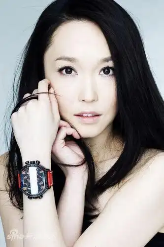 范文芳范文芳享受生活新浪娱乐讯 新加坡著名艺人范文芳每次出现在