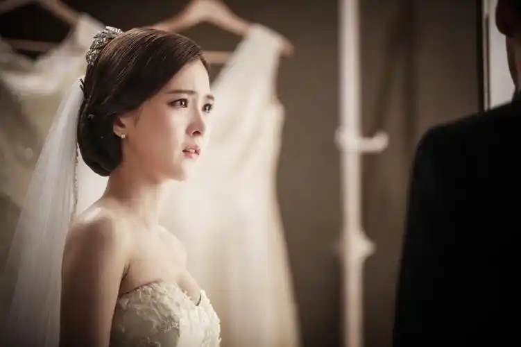 影视剧里"一见钟情定终身"的桥段,诗里"愿得一人心,白首不相离"的缠绵