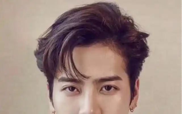 王嘉尔同款发型适合脸型菱形脸圆脸长脸男士发型