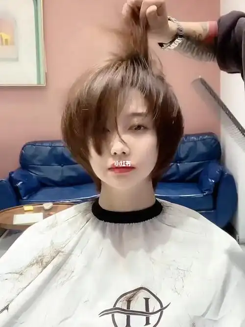 女生短发免打理适合夏天减龄清爽显小