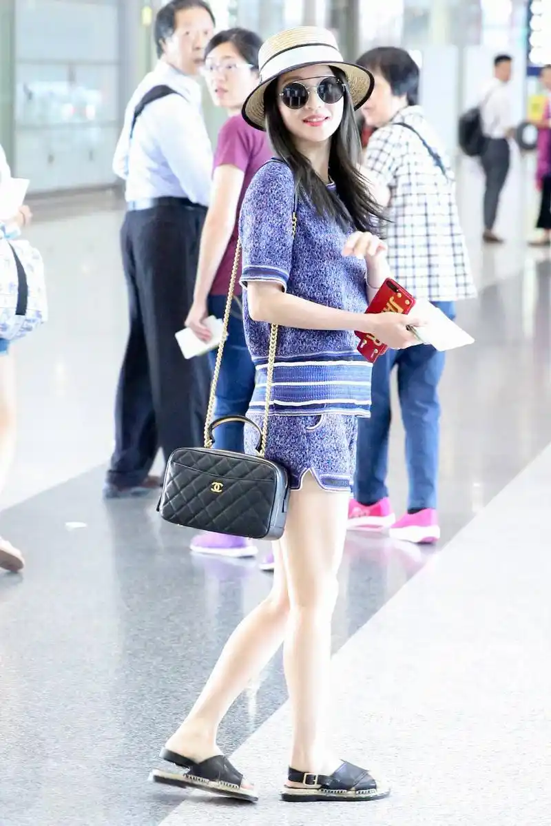 原创158身高张韶涵,吊带衫搭阔腿裤实力示范小个子显高术,真显高