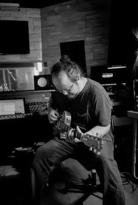 窦唯神专全新上线30年后热血犹在