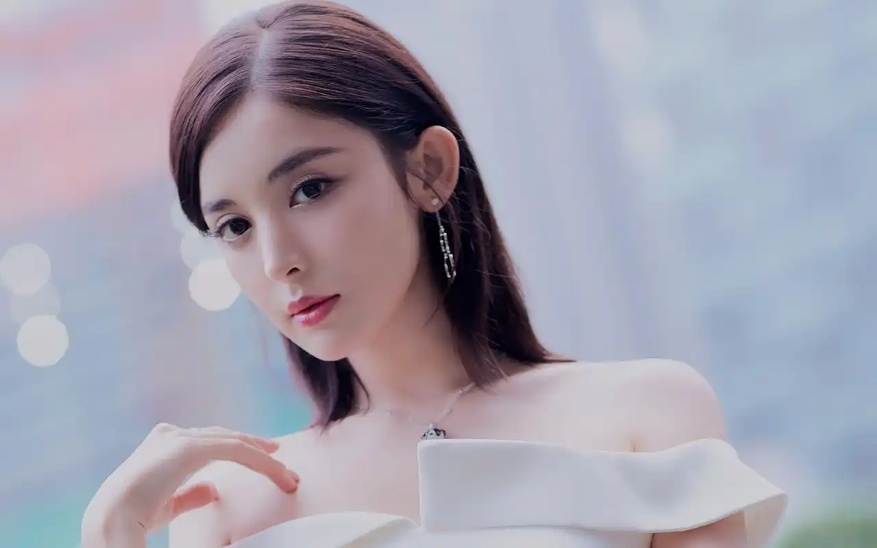 古力娜扎白皙甜美高清桌面壁纸