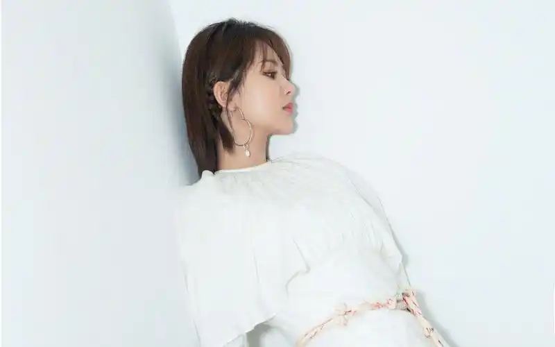 杨紫仙气性感写真图片桌面壁纸