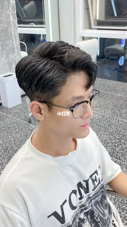 韩式三七分男士发型男生纹理烫发