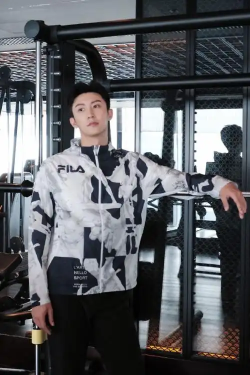 黄景瑜南京#黄景瑜的身材保持真是很厉害了,几乎没见过身材走训的