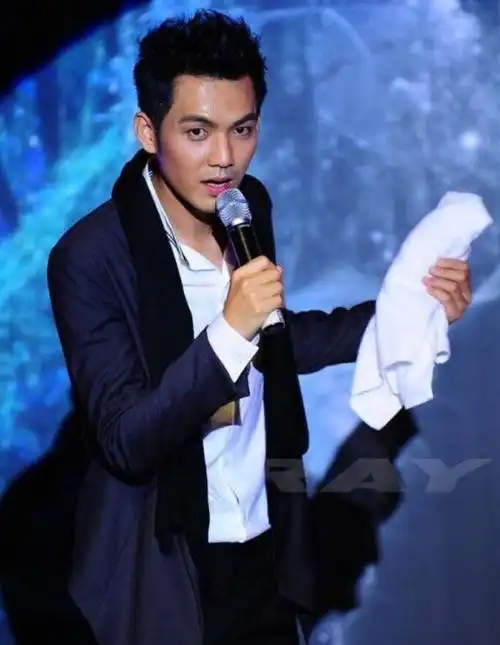 钟汉良的个人资料简介