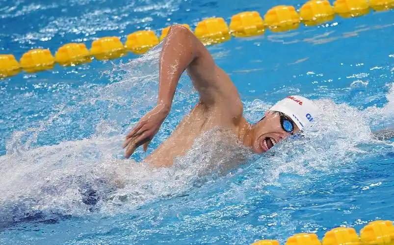 游泳——全国冠军赛:季新杰获得男子400米自由泳预赛第一