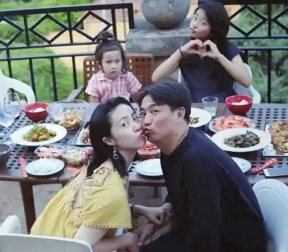 善恶有报52岁黄磊新动态引争议人品再遭质疑