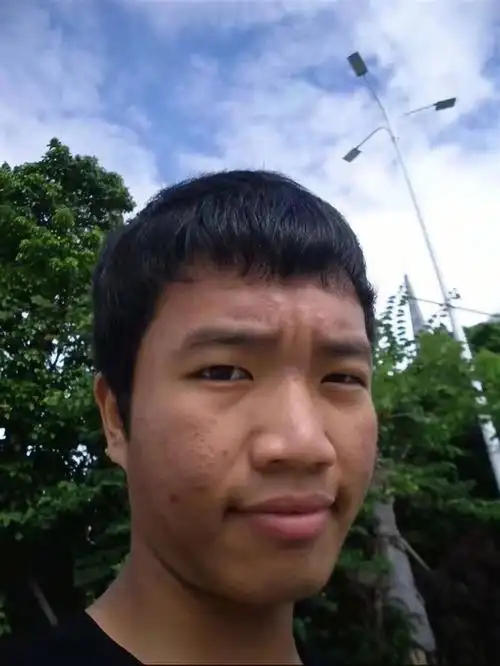 又丑,头发又卷,痘痘又多,黑,胖,从一个开朗的人变成很内向的人)图2