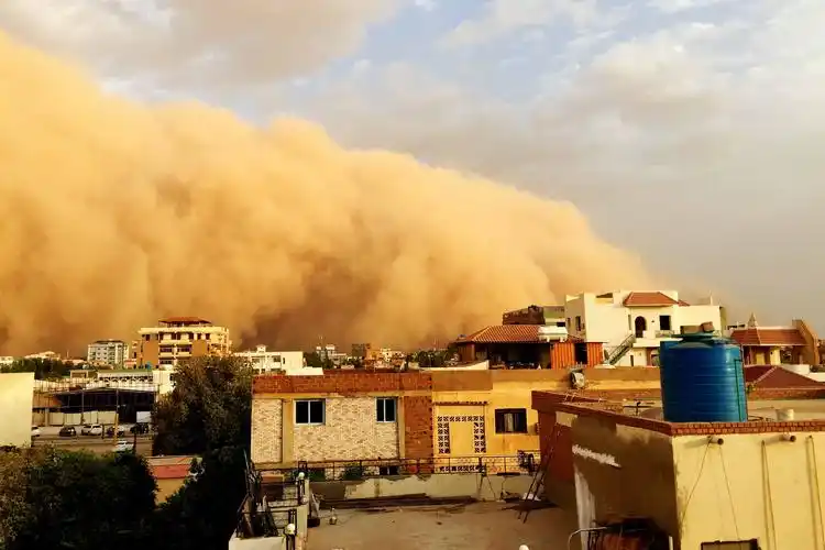 近十年来最强沙尘暴来袭