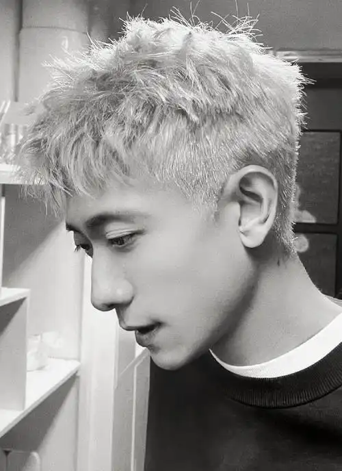 张一山超话#张一山云雀叫天录#  成为孟金福前的发型get  祝拍摄顺利!