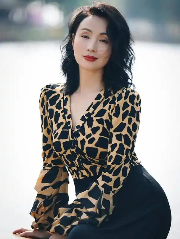 孙红雷点赞"陶虹分4.2亿"话题,网友:羡慕了