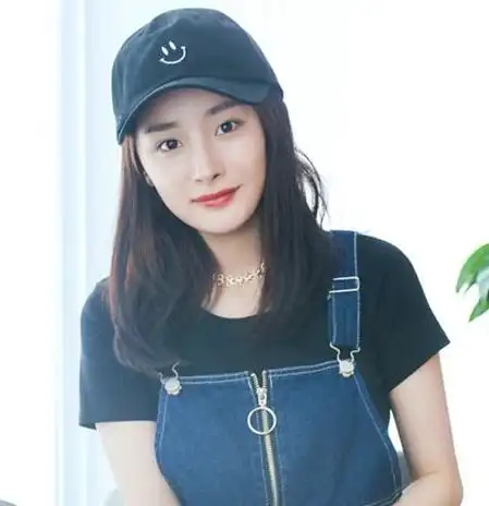 baby杨幂都在戴棒球帽女生棒球帽什么发型好看