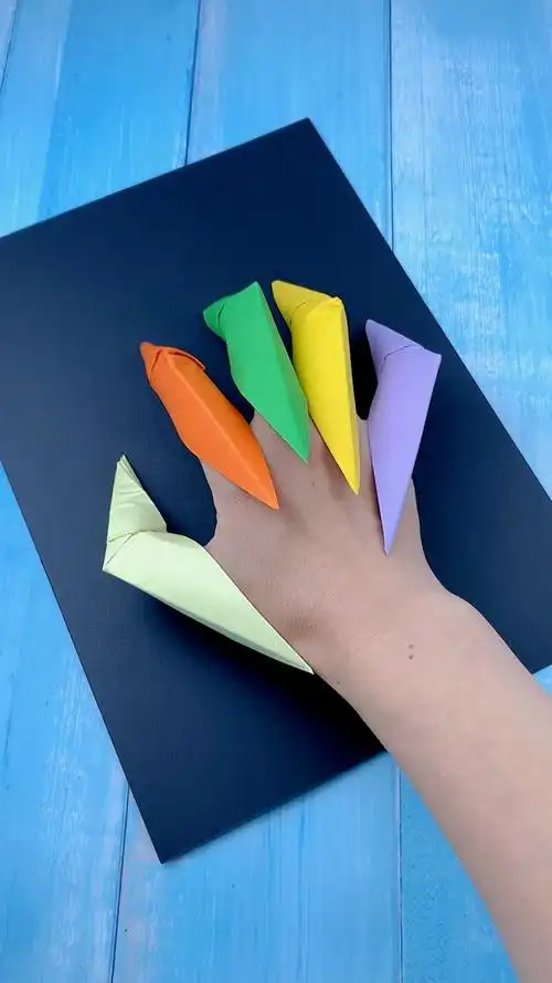 威武霸气的金刚狼爪折纸教程