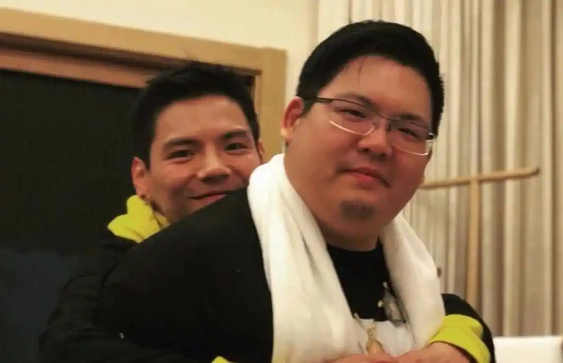 原创同样是向华强的儿子哥哥向佐有望继承百亿资产弟弟却没人管