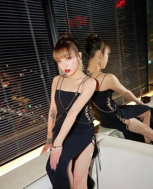 vava私密纹身有什么内涵浴缸大秀释放狂野性感风网友这还是vava吗