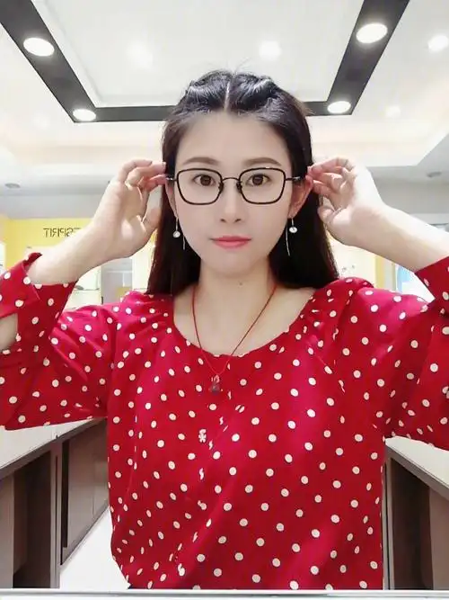 高度近视联合1300度的高颜值方框