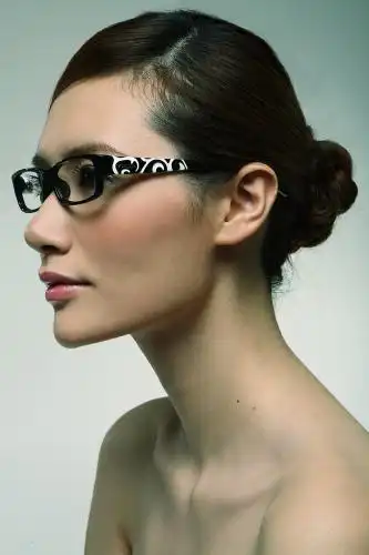 luxottica集团首推亚洲版光学眼镜系列