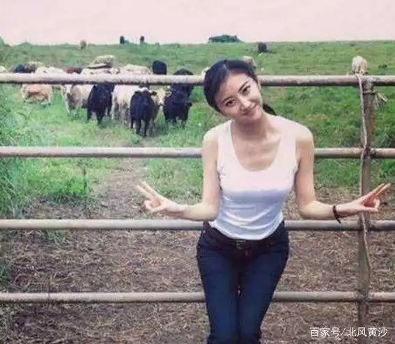 景甜10年前的青涩老照片,当看到原图后,简直无法相信自己的眼睛