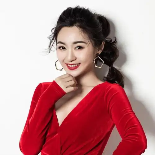 歌唱演员袁东方