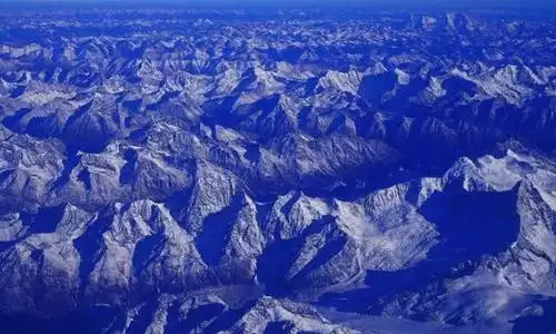 我国最长的山脉横跨了四川云南以及西藏三个省份