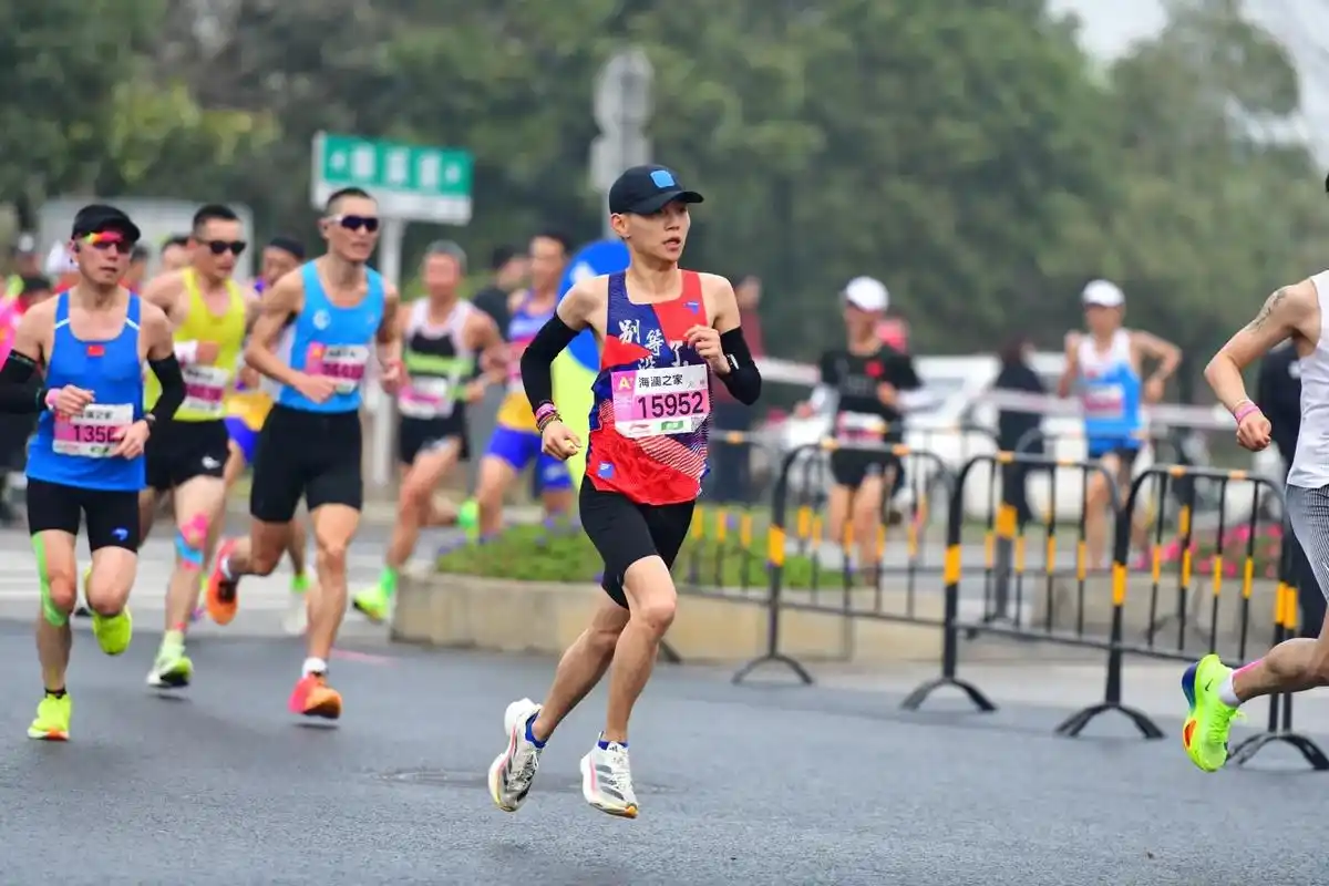 无锡马拉松pb11分钟|不仅于此.拥抱起伏与低谷  "对于奔 - 抖音