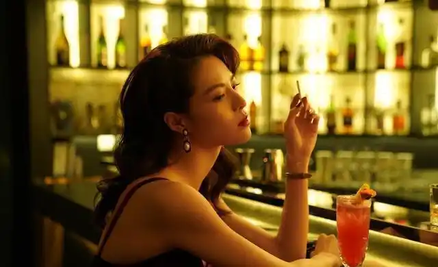 荞麦疯长钟楚曦是一只断翅的蝴蝶在奋不顾身的扑火中涅盘