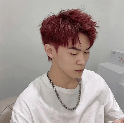 编辫子,用传统的发根烫发工具等,都可以烫出所谓的摩根烫的效果