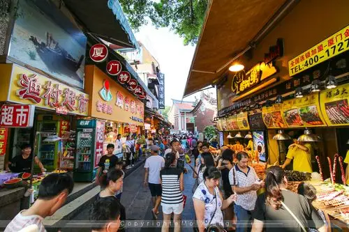 曾厝是厦门的之一,在这里可以满足你的味蕾及一颗文艺的心.