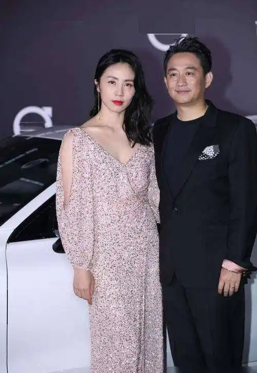 黄磊老婆跳舞有少女的状态,虽然素颜稍显老态,但元气又自信!