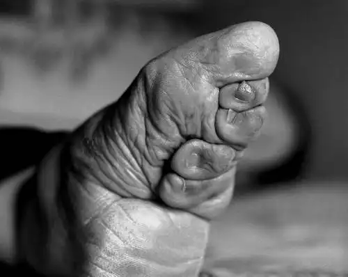 为什么古代裹脚能盛行900年?有两大原因,大多数女子不敢违背