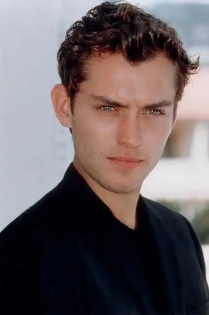 颜值巅峰期的裘德洛曾被评为世界上最性感的男人