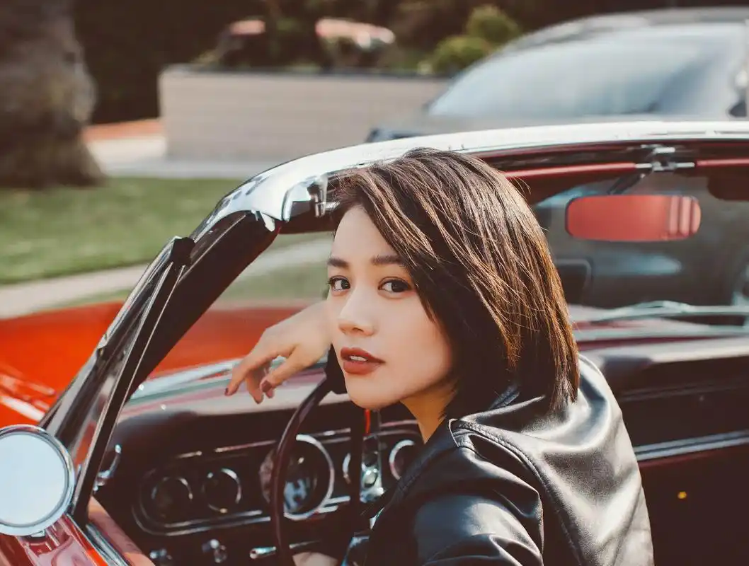 马思纯校园甜美元气写真图片